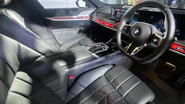 HTAutotweets's tweet photo. #BMW7SeriesProtection is ultimate fort on wheels, can thwart bullets, bombs
It is a heavily-armoured vehicle that is tasked with the solitary mission of keeping its occupants safe regardless of the nature of threats. #BMW7Series @bmwindia
https://t.co/85G5w61cAK https://t.co/UKzC7Ery93