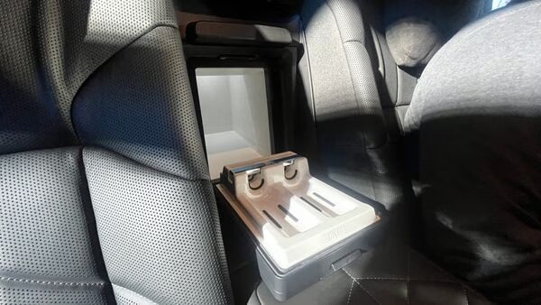 HTAutotweets's tweet photo. #BMW7SeriesProtection is ultimate fort on wheels, can thwart bullets, bombs
It is a heavily-armoured vehicle that is tasked with the solitary mission of keeping its occupants safe regardless of the nature of threats. #BMW7Series @bmwindia
https://t.co/85G5w61cAK https://t.co/UKzC7Ery93