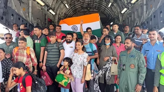 KanchanGupta's tweet photo. @narendramodi PM @narendramodi has taken swift and decisive action, harnessing all possible diplomatic and military skills of India, to rescue and bring home Indian nationals from impossible situations.
The story begins soon after PM Modi took charge of the nation.
#ModiKaWada 3 https://t.co/G8X4BNai6u