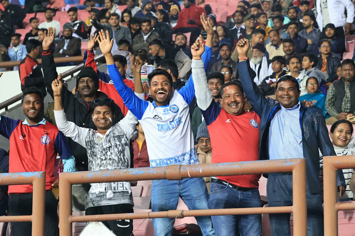 JamshedpurFC's tweet image. 🙌🔴 To our incredible Red Miners who turned up in massive numbers to cheer us on, thank you from the bottom of our hearts. Your unwavering support fuels our passion and drives us forward. 

#JamKeKhelo #JFCBFC #ISL10 #ISLonJioCinema #ISLonSports18 #football #indianfootball