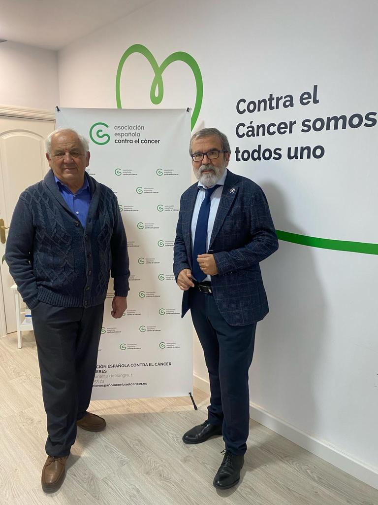 PedroPastorV's tweet photo. “Nos ha visitado Jesús Dominguez Cuesta Pte Hermandad de Donantes de Sangre. Una biografía de solidaridad e impulso constante  de la donación de sangre en toda Extremadura.
Los tratamientos de los enfermos oncológicos son posibles gracias a las donaciones #todosContraElCáncer https://t.co/mcc3wpyN75