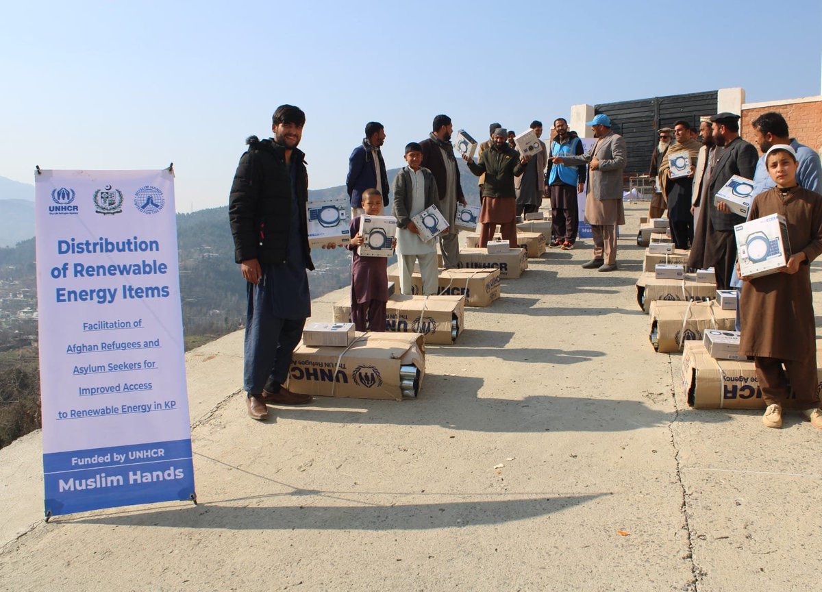 Working together, Muslim Hands & @UNHCRPakistan are aiding Afghan refugees with essential energy items. From health & education to lighting, we're illuminating lives & empowering communities for a brighter future. #RefugeeSupport #AidEfforts
@Refugees
@UNDP_Pakistan