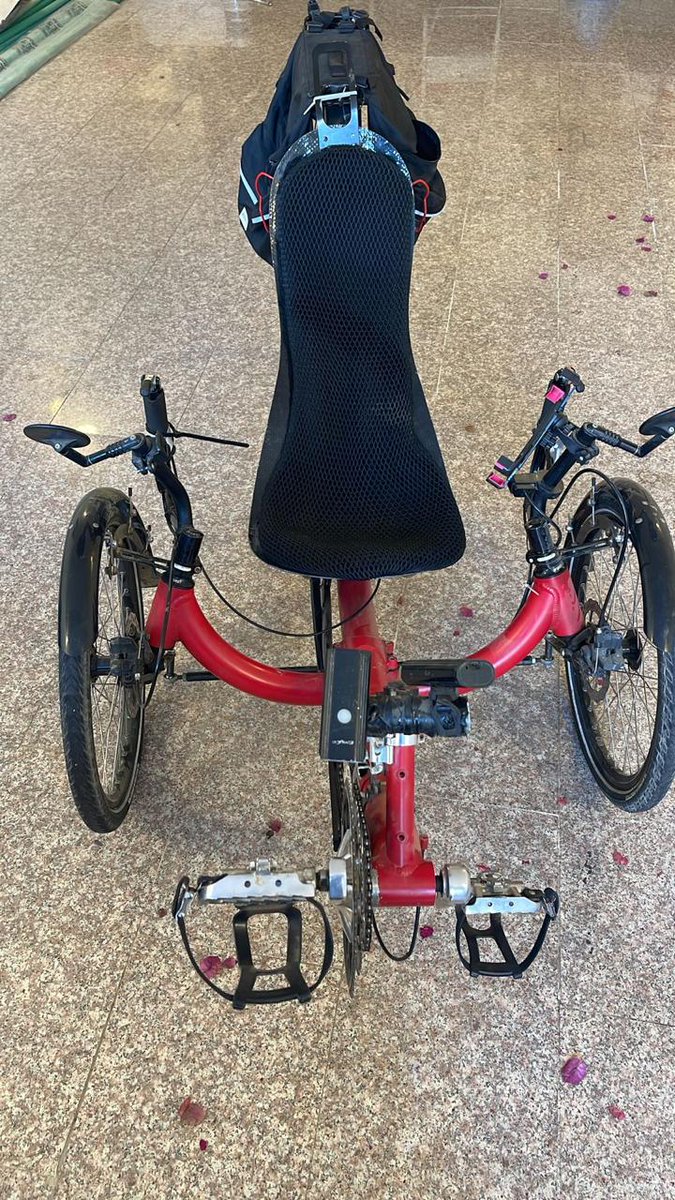 جاريه من Performer JC26
النوع هجين
هيكل مصنوع من الالمنيوم  بلون احمر
 سرعات  3*9  
كرسي كاربون فايبر بيرفورمر  
رف خلفي 
مع حقيبة 

السعر المطلوب ٣٨٠٠

التواصل واتساب wa.me/966506351117
وللمزيد من الدراجات المستعملة ادخل هنا:
t.me/nakhasah

#دراجتي_للبيع