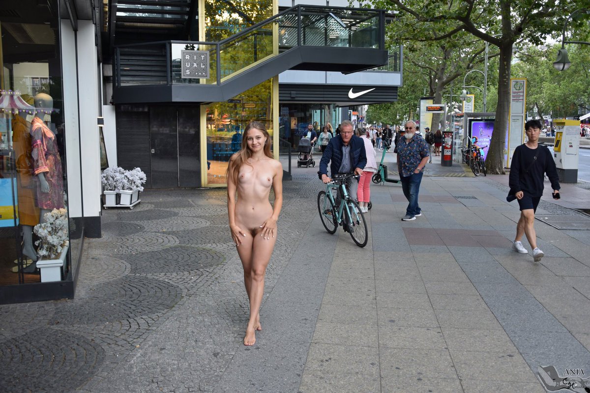 Charles Hollander tweet media