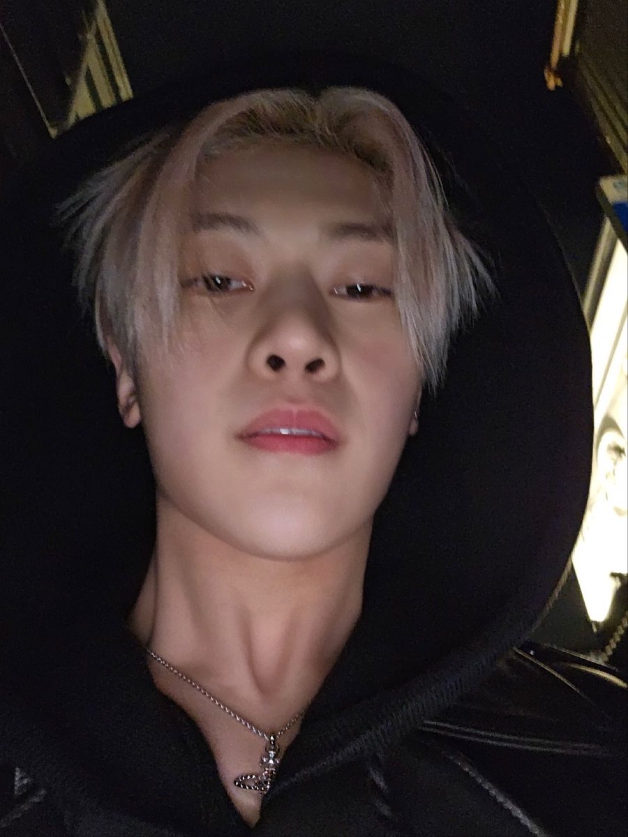 0528_files's tweet photo. HELLO SEOK MATTHEW ??!?? https://t.co/63GWJe24uU