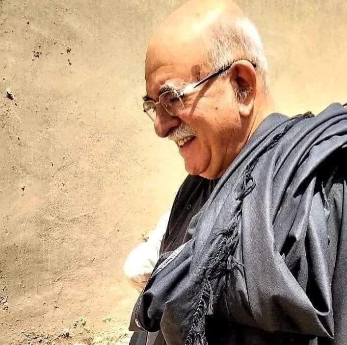 RGhilzai's tweet photo. میں جھکا نہیں میں بکا نہیں 
کہیں چھپ چھپاکے کھڑا نہیں 

جو  ڈٹے  ہوۓ  ہیں  محاذ  پر 
مجھے ان صفوں میں تلاش کر

#AchakzaiNotForSale https://t.co/UWzncJ9LMs
