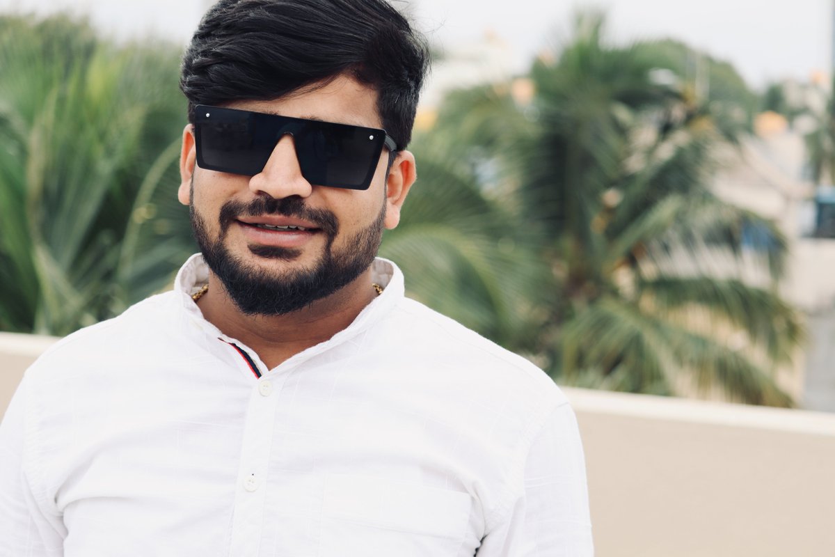 nenapiraliHari's tweet photo. “Life is like a box of chocolates; sometimes you just dig out the good center parts
#harishdg #dg06 #dg6 https://t.co/X0qOecWI9Q