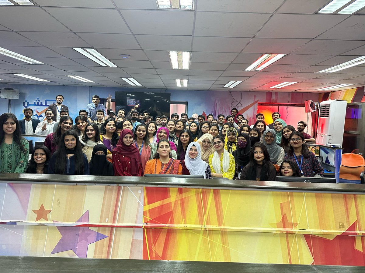 NadiaSMalik's tweet photo. Always great to work with young people, full of curiosity and excitement. #ElectionCell https://t.co/xba3JOxehs