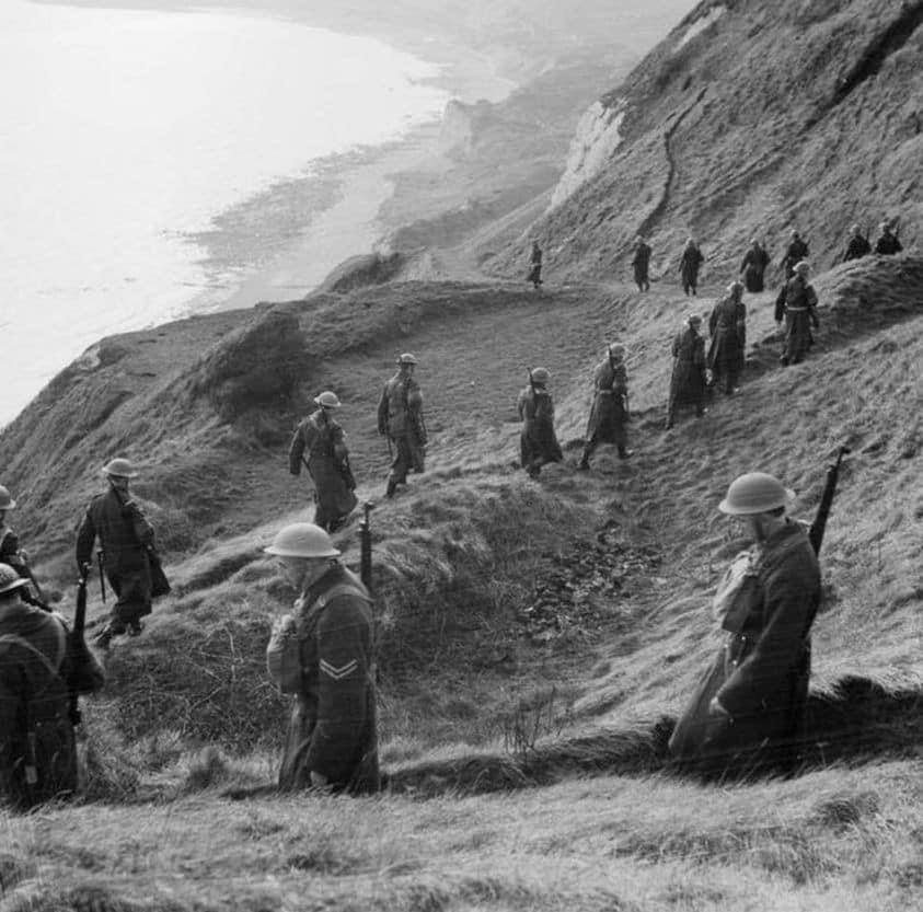 An evocative picture, the Home Guard patrolling the White Cliffs, if you listen you can almost hear Dame Vera! 
From the excellent' Britain's Coast At War by Neil Storey,.
>Pen and Sword Books