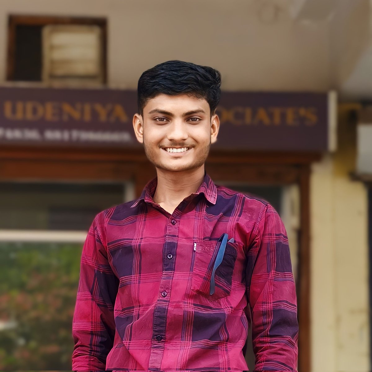 मन तो सभी के पास होता है
लेकिन मनोबल कुछ लोगों के पास ही होता है!!
#Smile
#NewProfilePic