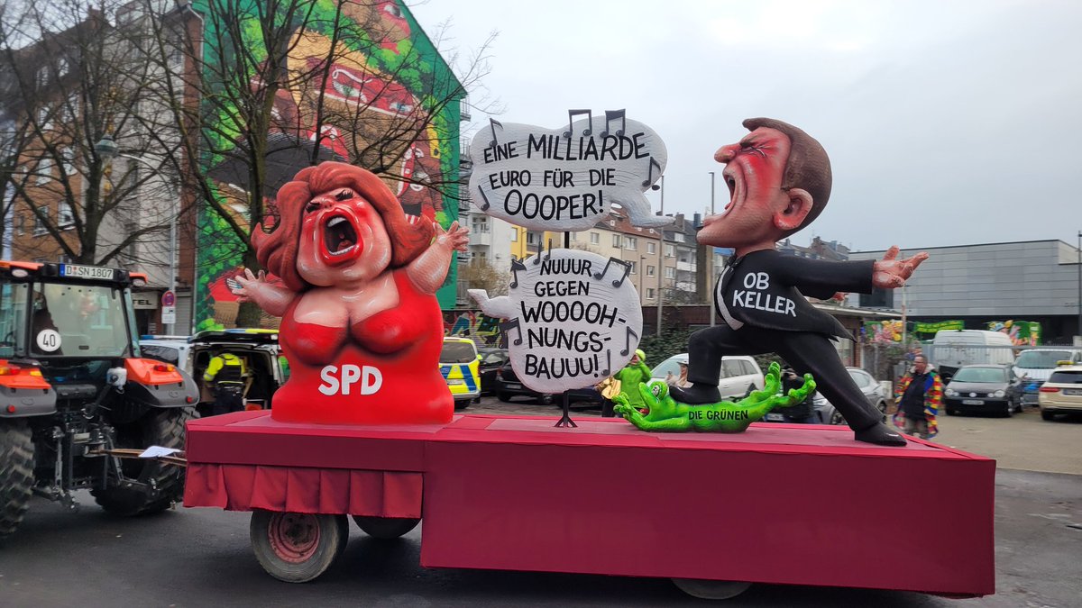 Nr. 4: Ein Wagen mit Lokalkolorit! Der Streit um den Bau einer neuen Oper in Düsseldorf. OB Kellers Kooperationspartner im Rat, die Grünen, wollten nicht mitspielen. Da hat er kurzerhand die SPD-Opposition gefragt, die ihm die Mehrheit für das Großprojekt verschafft hat. #Tilly