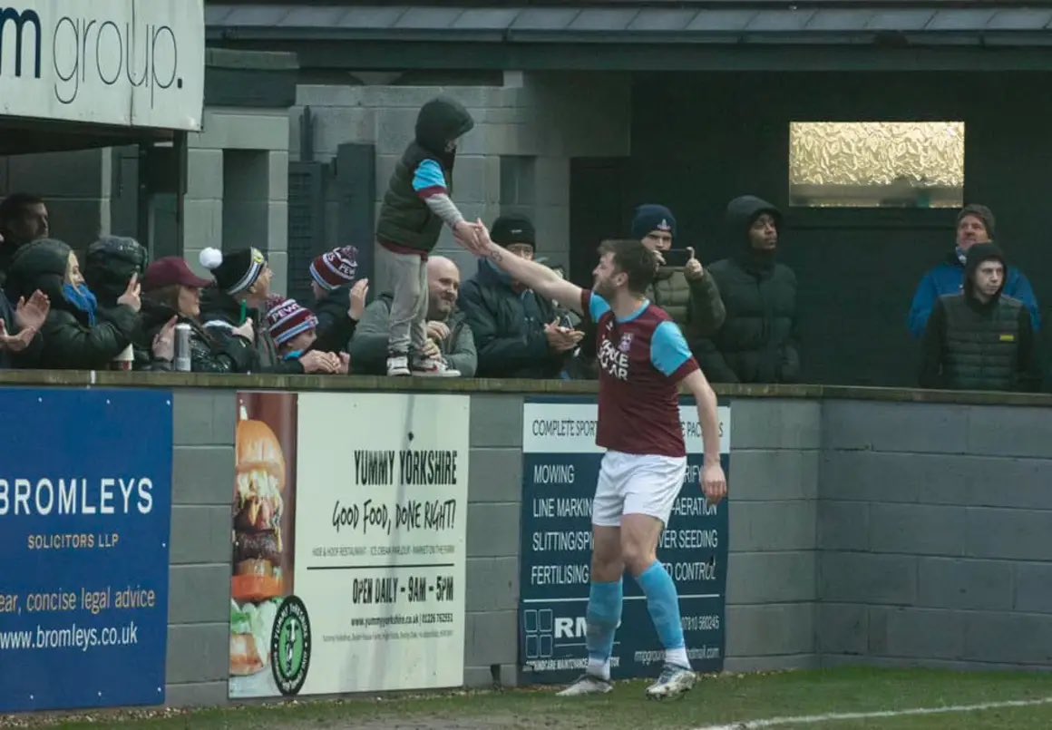 Minutes on the pitch may be hard to come by for the remainder of the season at @Emley_AFC . But the support myself, and the team have been receiving on and off the pitch is very special and appreciated 👏🏼⚽️