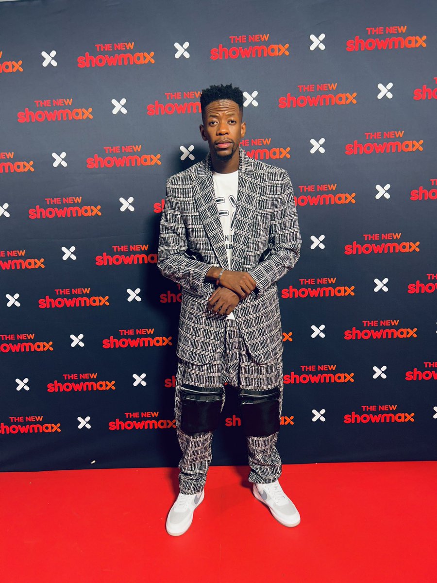 Roboto x3 tweet media