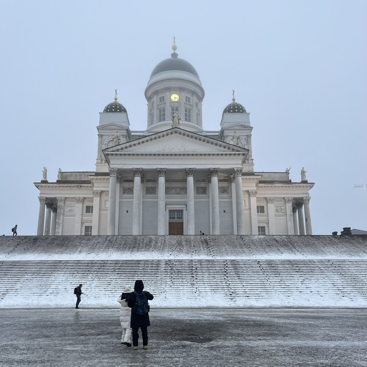 ヘルシンキ大聖堂　四変化

夜、夕暮れ、晴天？、曇天

#ヘルシンキ旅行