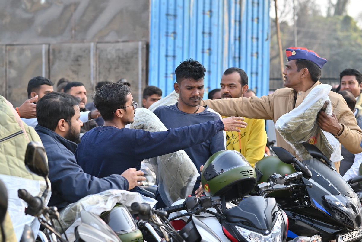 Pictures | Surukshit Aatmanirbhar Bharat: Ride Safe India initiative at Police Line Gorakhpur #RideSafeIndia #SafeDrive #HeroWeCare #heromotocorp @NewIndianXpress @HeroMotoCorp @PrabhuChawla