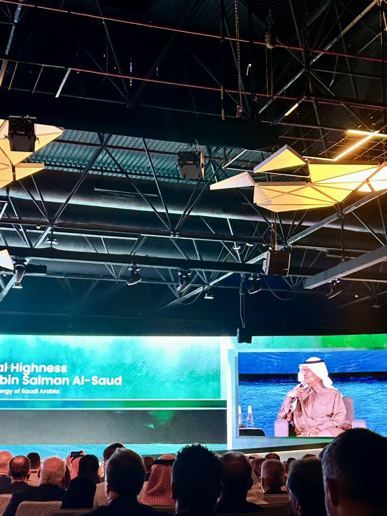 jcgnana's tweet image. Saudi energy min Prince Abdulaziz: We’ve postponed this investment (1 million bpd capacity increase) simply because we’re transitioning and transitioning means that our oil company became a hydrocarbons company and now an energy company.  #IPTC #OOTT