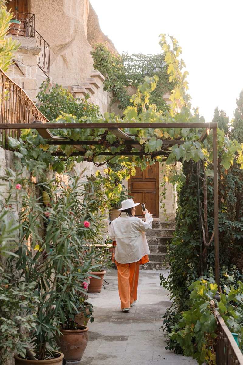 jennymarston_xo's tweet photo. Is Travel the Only Way to Live a Fulfilling Life? ✈️🗺️🌎 This fab guest post from @intothebloomcom discusses this interesting subject that I’ve always been curious about: 

https://t.co/Wenu5MmCTF #lbloggers https://t.co/q7HOfP55Tz