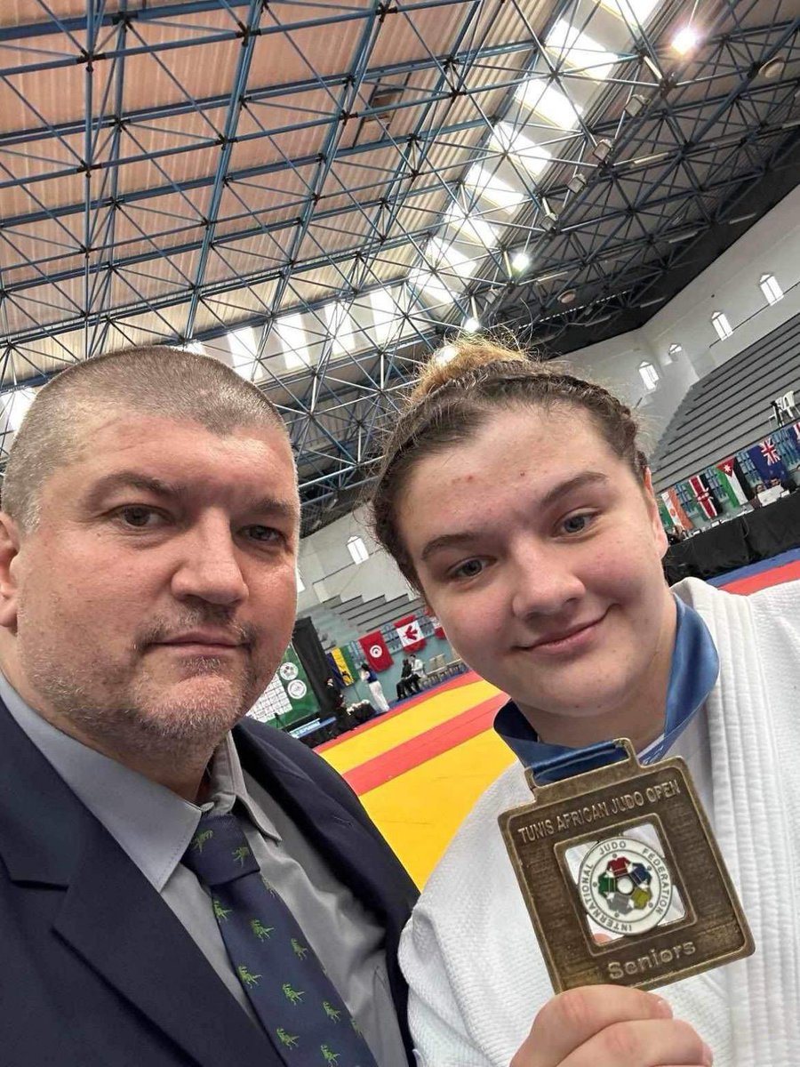 Rywalizujące w kat. +78kg Kinga Wolszczak i Urszula Hofman zdobyły brązowe medal w Pucharze Świata, odpowiednio African Open w Tunisie i European Open w Gyor.
￼5 miejsce zajął Patryk Broniec +100kg, a 7 - Oskar Rogalski -81kg.
<a href="/pkpcargo_media/">PKP CARGO</a>
￼<a href="/SPORT_GOV_PL/">Ministerstwo Sportu i Turystyki</a>