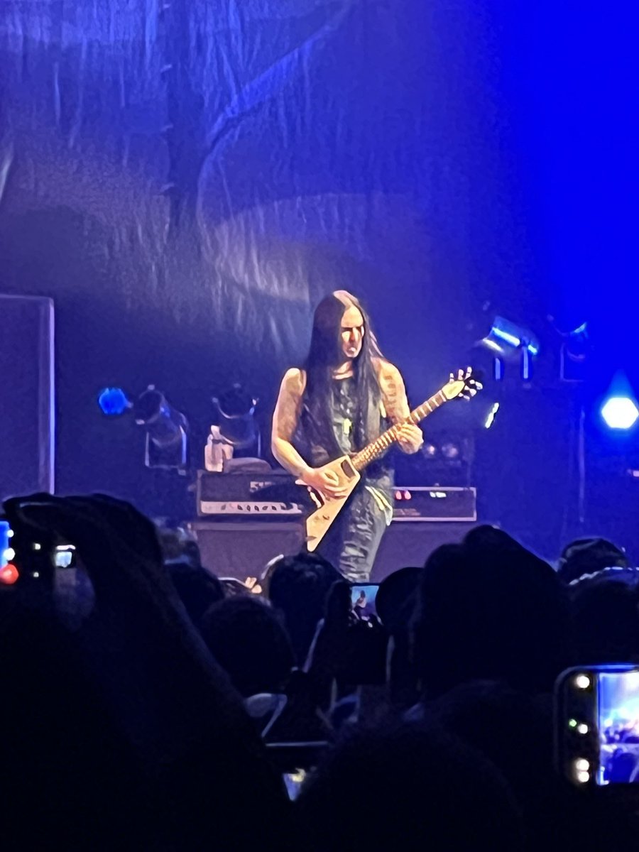 ko_imd's tweet photo. Marcus Sunesson
You jumped like a tiger!
solid and so sharp 🎸
Thank you My HERO Marcus Sunesson🤘🎸🔥
マーカスさんのギター 切れ味鋭くて
めっちゃすごかったです🎸🤘💙💙💙🍀
#RONNIEATKINS
#MarcusSunesson https://t.co/SaqUsbgxyV