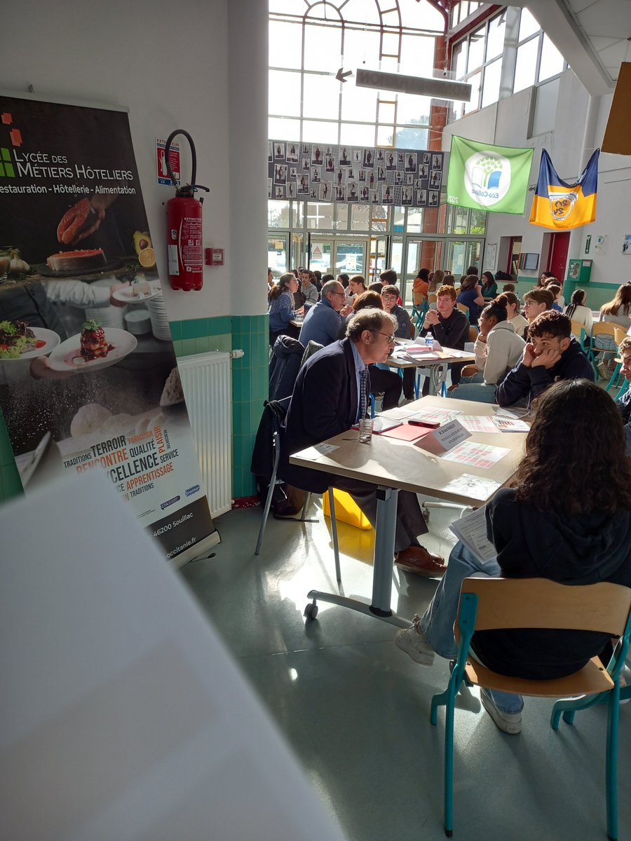Fragonard82's tweet photo. Le 9 février dernier, a eu lieu le forum des formations et des métiers au collège Fragonard! Tous nos remerciements à tous les participants fortement mobilisés pour les élèves de 3ème! Félicitations aux professeurs principaux de 3ème très engagés dans le #parcoursAvenir! https://t.co/2TrQbUTQok