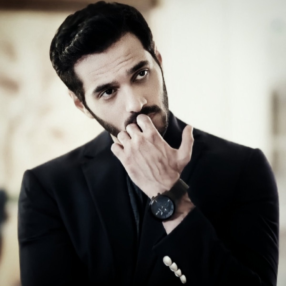 VeiledJourney's tweet photo. I don't know about you, but Mondays won't feel the same! This is the first Monday in over a year that we won't be seeing him on our TV screens 😭

What a run it has been as Saad and Zaid!

Can't wait to see you back! ❤️

#WahajAli https://t.co/JpMtNFylFC