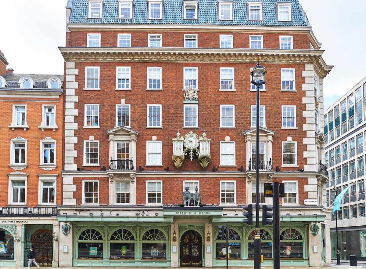 💘 To celebrate the release of The Taste of Things, we've partnered with <a href="/Fortnums/">Fortnum & Mason</a> to give away a pair of tickets to their sold-out Food &amp; Love event, including canapés inspired by the film conceived by Pierre Gagnaire.

To win, tag a loved one that you'd bring along with you 👇