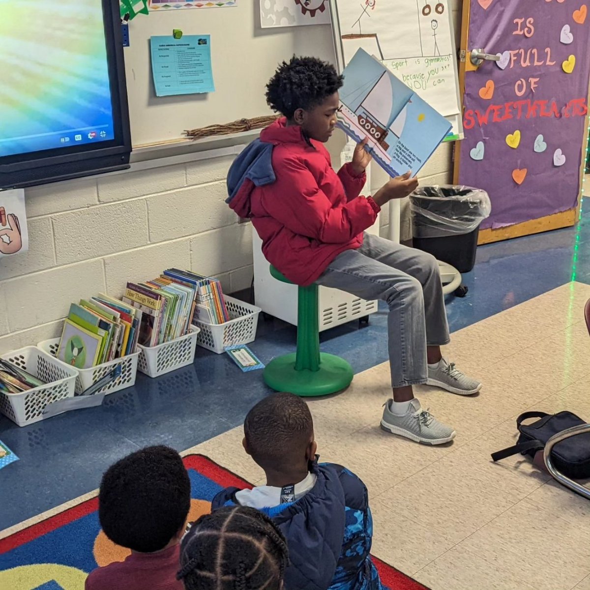 FLUKERisms's tweet photo. 🔢📚 Last week our 5️⃣ graders took math and literacy to new heights by reading math literature to our youngest learners during #WorldReadAloudDay. From counting adventures to shape explorations, every page turned into a mathematical journey!  📖✨ https://t.co/k3B3Dn3QQD
