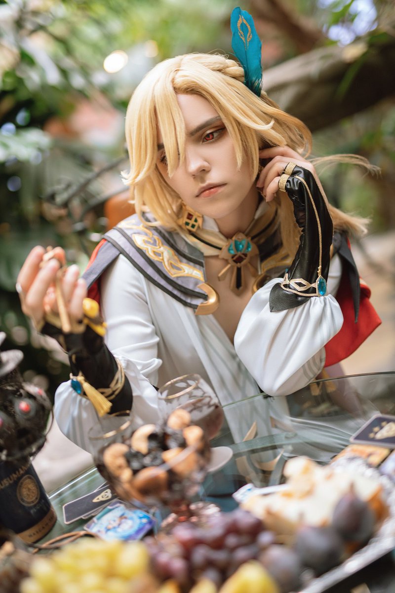 Snake_kai's tweet photo. Играем в "гляделки" 👀

Ph: Islen 
#Alhaitham - @AidenLynx
#Kaveh - @Snake_kai

#genshinimpact #alhaithamcosplay #kavehcosplay #haikaveh #kavetham https://t.co/AwdzFc9fu0