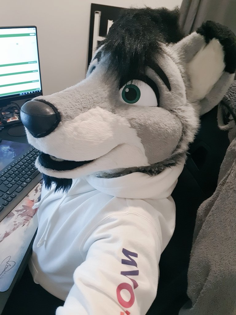 🥳🍹 Another year older and the memories continue to grow thanks to all you good friends! Very excited for 2024! 🎂🐺💚 Love you all 🥰 x