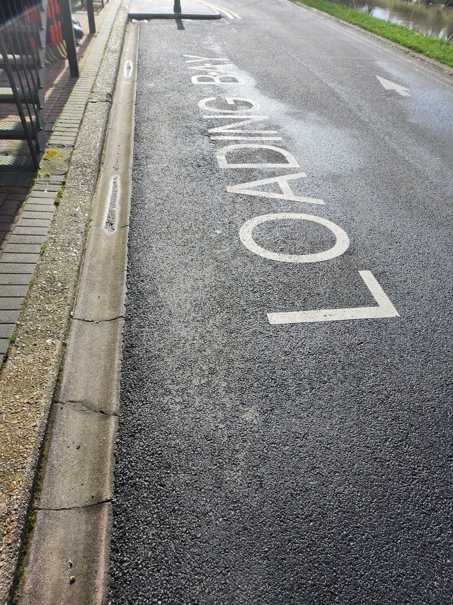 ActionHandling's tweet image. &quot;Proud to be your go-to supplier for premium loading bay equipment! Elevate your logistics game with our top-notch products. #loadingbay #retail  #distribution #logistics&quot;