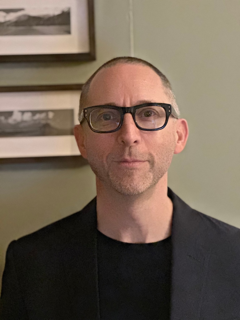 We are delighted to announce that Jonathan Burton has been appointed as the new CEO of Cockpit! 👏🎉⁠

Following 6 years at @londoncraftweek, Jonathan will join Cockpit in April 2024.
⁠
Read the full announcement here: cockpitstudios.org/journal/jonath…

#thirdsector #contemporarycraft