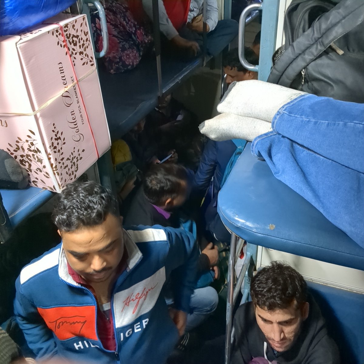 tush1809's tweet photo. This is the condition of s5 coach 15274 Satyagrah express seems like a machi bazar even those who have reserved their seats are not getting due to some fools pls pay attention and send someone responsible to take actions on those are sitting without any tickets @RailMinIndia https://t.co/KLln0SDbqq