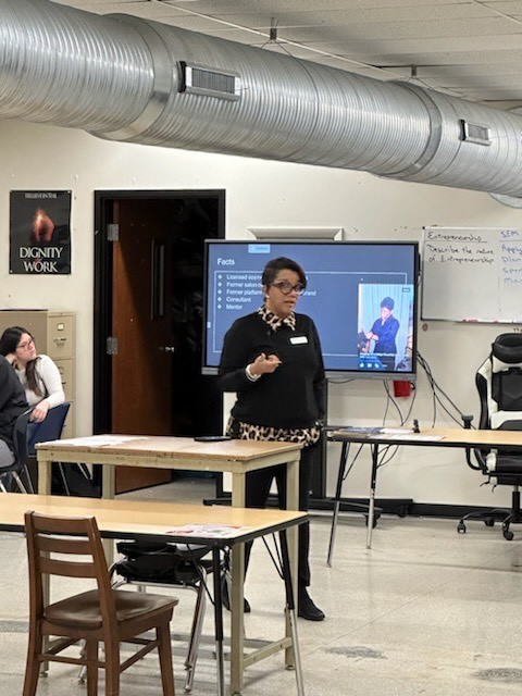 CummingsCavs's tweet photo. AP S. Thomas was a guest speaker in the Entrepreneurship I class. In addition to being an AP, she has been a licensed cosmetologist for 30 years and has owned her own business for 7. Students were engaged and asked awesome questions. #cte #liveitloveitlearnit #cavsaresecondtonone https://t.co/7m6EfC4Pv0
