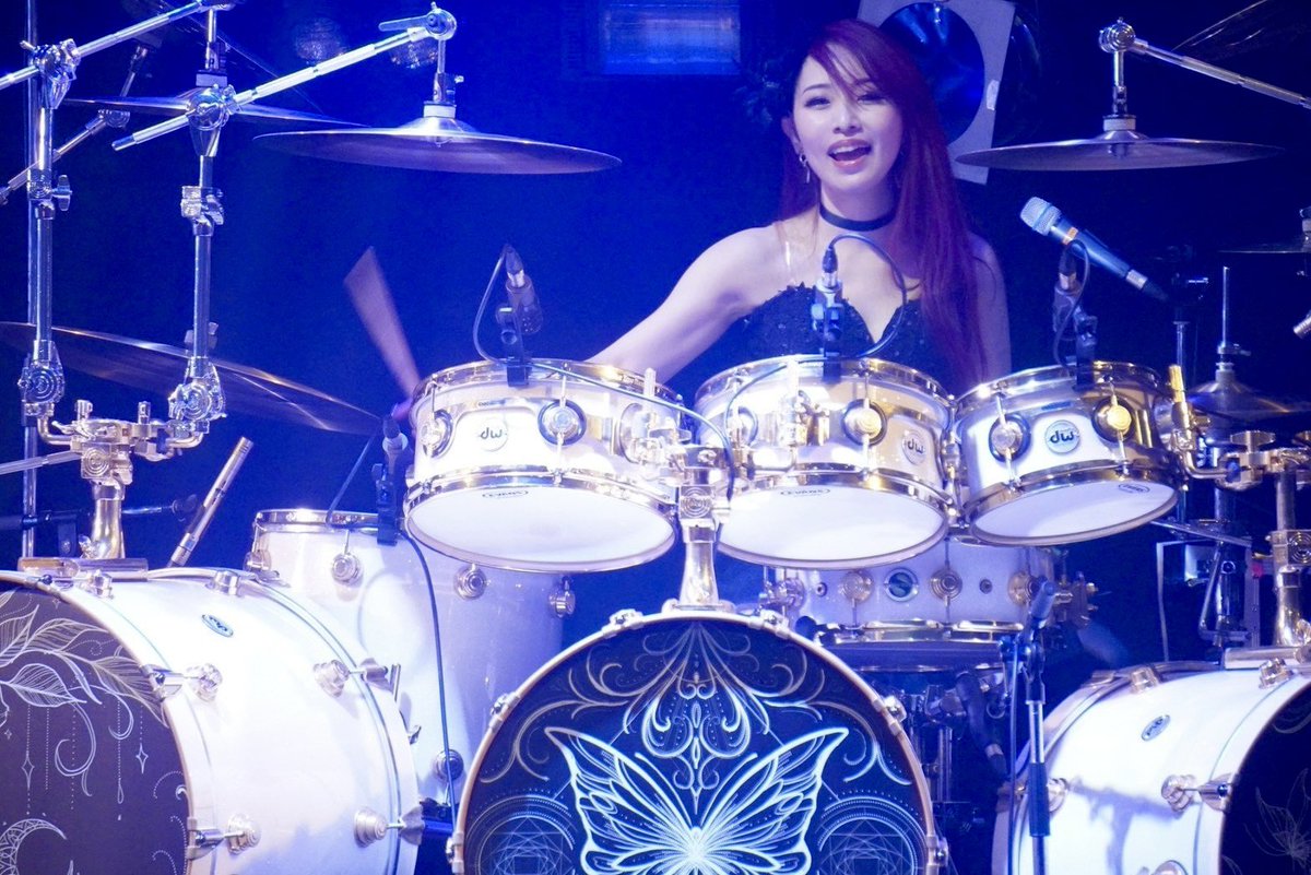 Drums_Marina's tweet photo. Eternal Gratitude名古屋公演ありがとうございました！いつも通りのつもりでしたが、やっぱり耐えられなかった。愛が多過ぎた。溢れ過ぎた。

名古屋の皆さん、本当に沢山の愛をありがとうございました。名古屋大好きです。 https://t.co/b4PI9CD5qs