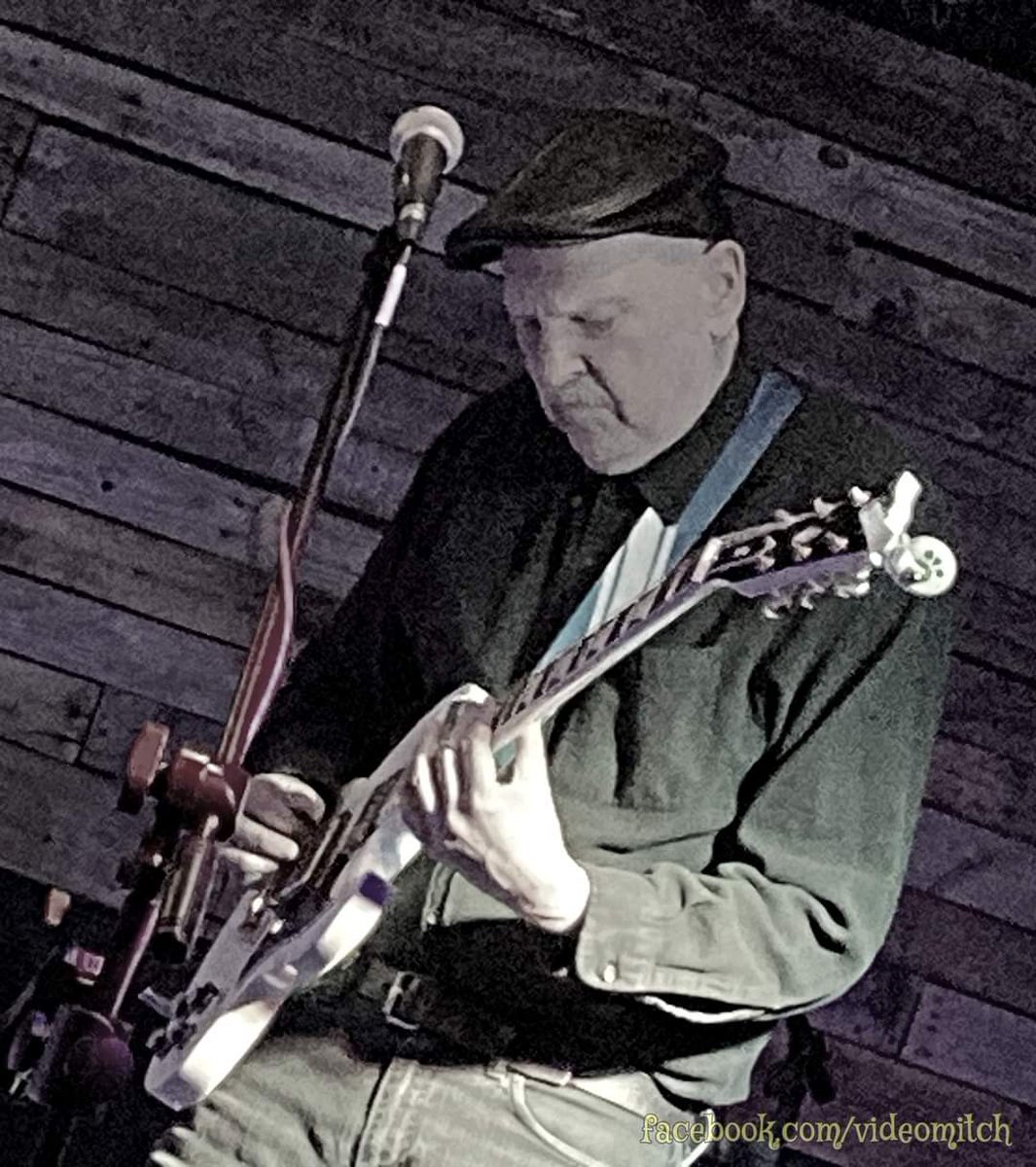 PaulUrban6's tweet photo. Paul Urban Duo with Andrew Crudup sax Tues. 2/17 6-9pm Pour Girls 17 E. Queen St. Hampton, VA ! #blues #smoothjazz #Americana #guitar #beer #wine https://t.co/b7wxC6Y962 https://t.co/sFEZPswYlO