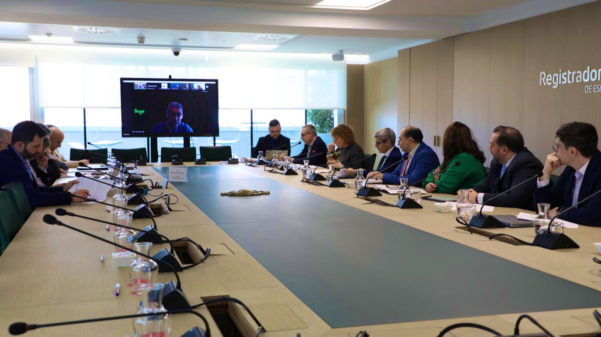 Registradores de España tweet media