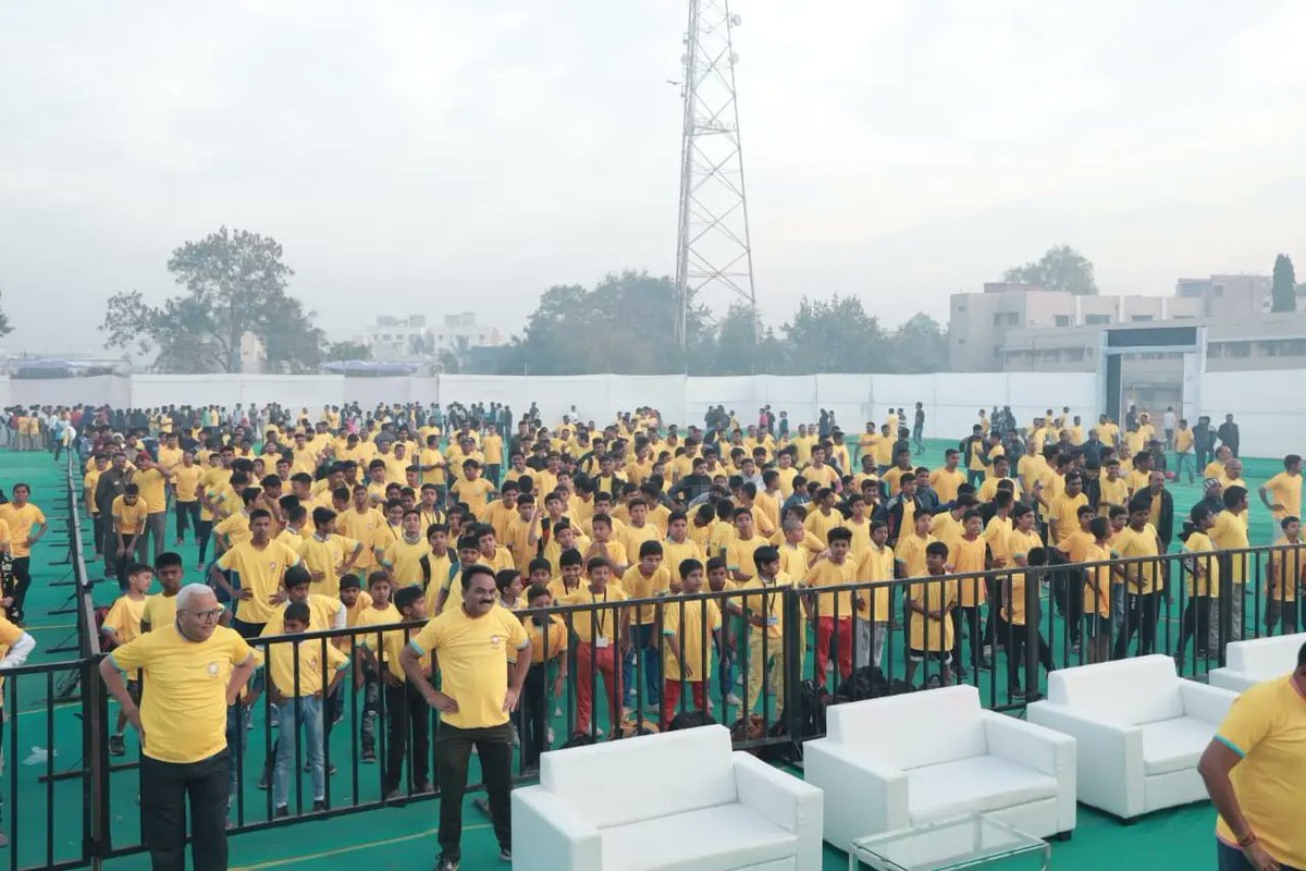 fssaiindia's tweet photo. Over 4000 participants joined the #Walkathon in K.K. Wagh Arts, Science and Commerce College, #Pimpalgaon Baswant, #Nashik, fostering fitness, environmental awareness and community spirit. (1/2) https://t.co/cXiGaa9C0i