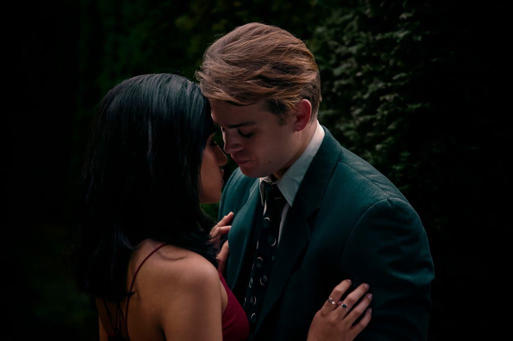 bellysinfinite's tweet photo. a true soul shattering heart breaking love story. everything can really change at the blink of an eye i’m devastated all over again #OneDayNetflix https://t.co/2qlP49i7vb