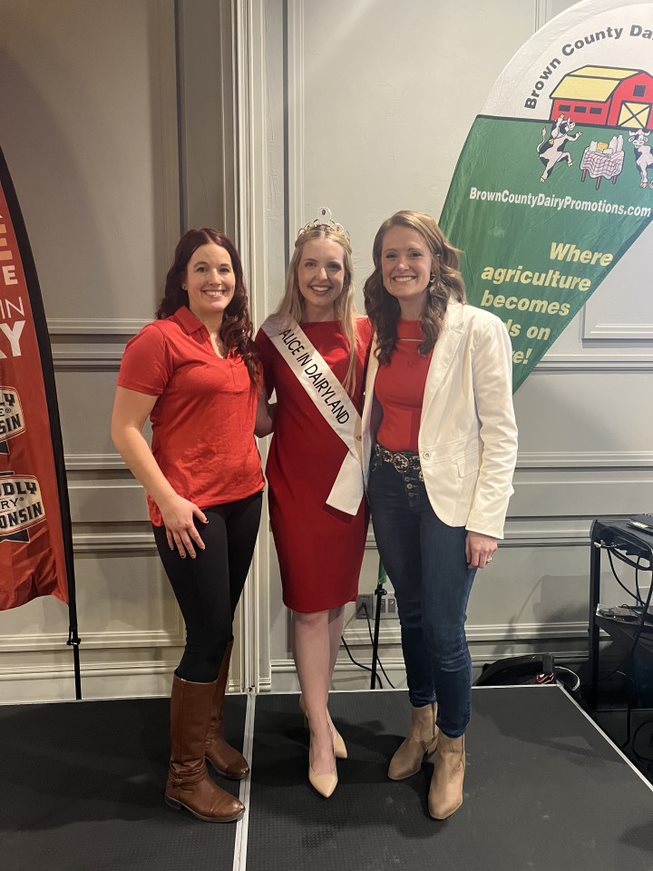 Special thanks again to Brown County Dairy Promotions for including me in the annual Brown County Taste of Wisconsin! Hundreds of guests enjoyed amazing #food and beverages from #local vendors. All proceeds from this event support #agriculture education! <a href="/Alice_Dairyland/">Alice in Dairyland</a>