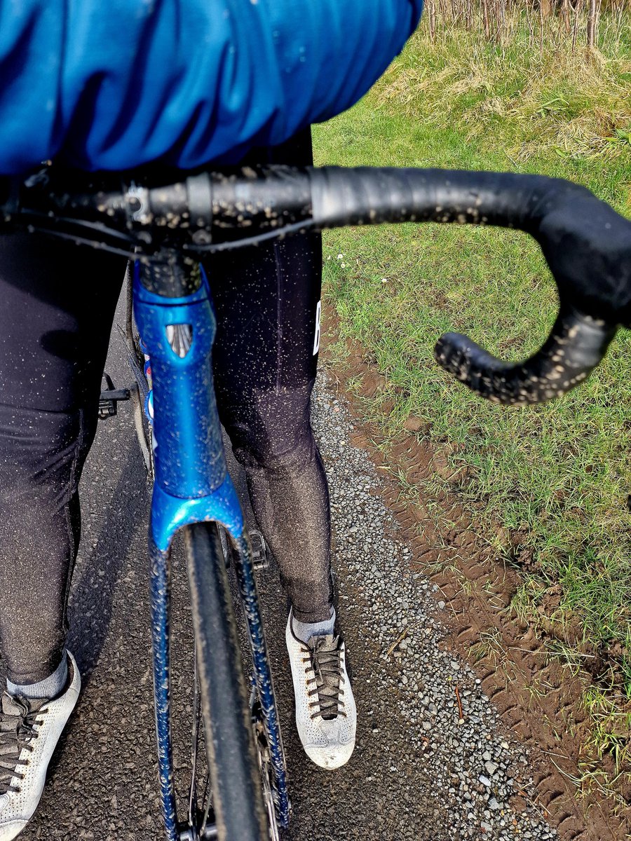 Peffs_00's tweet photo. A Morning Ride  = Afternoon Bike Wash  Filthy and Flooded in the lanes of Northumberland today #winterriding #roadcycling #bikeclean #roadbike https://t.co/whXcGUypkP