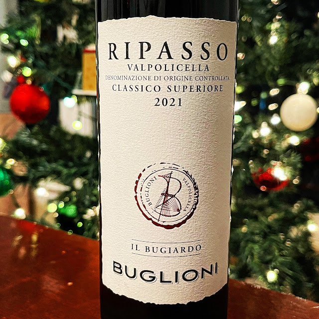 Today on the #NittanyEpicurean #VinoItaliano continues with the 2021 #Buglioni #Valpolicella Ripasso Classico Superiore Il Bugiardo DOC from Cantina Buglioni #wine #vino #Italia #Veneto nittanyepicurean.blogspot.com/2024/02/2021-b…