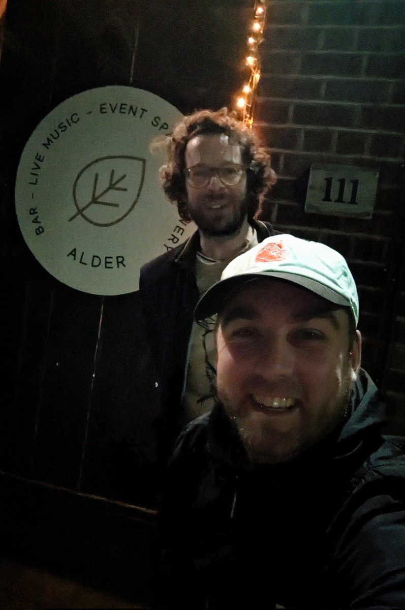 That's a wrap on another @BBSDigDeep! Much love to Alder again for hosting ✨ @tomjnewell's mix was 🍌🍌🍌 And it was ace seeing a few from last time round, meeting new ones too :)) Something exciting taking shape for next edition!! Keep in touch & tell all yer pals 📀😉💿