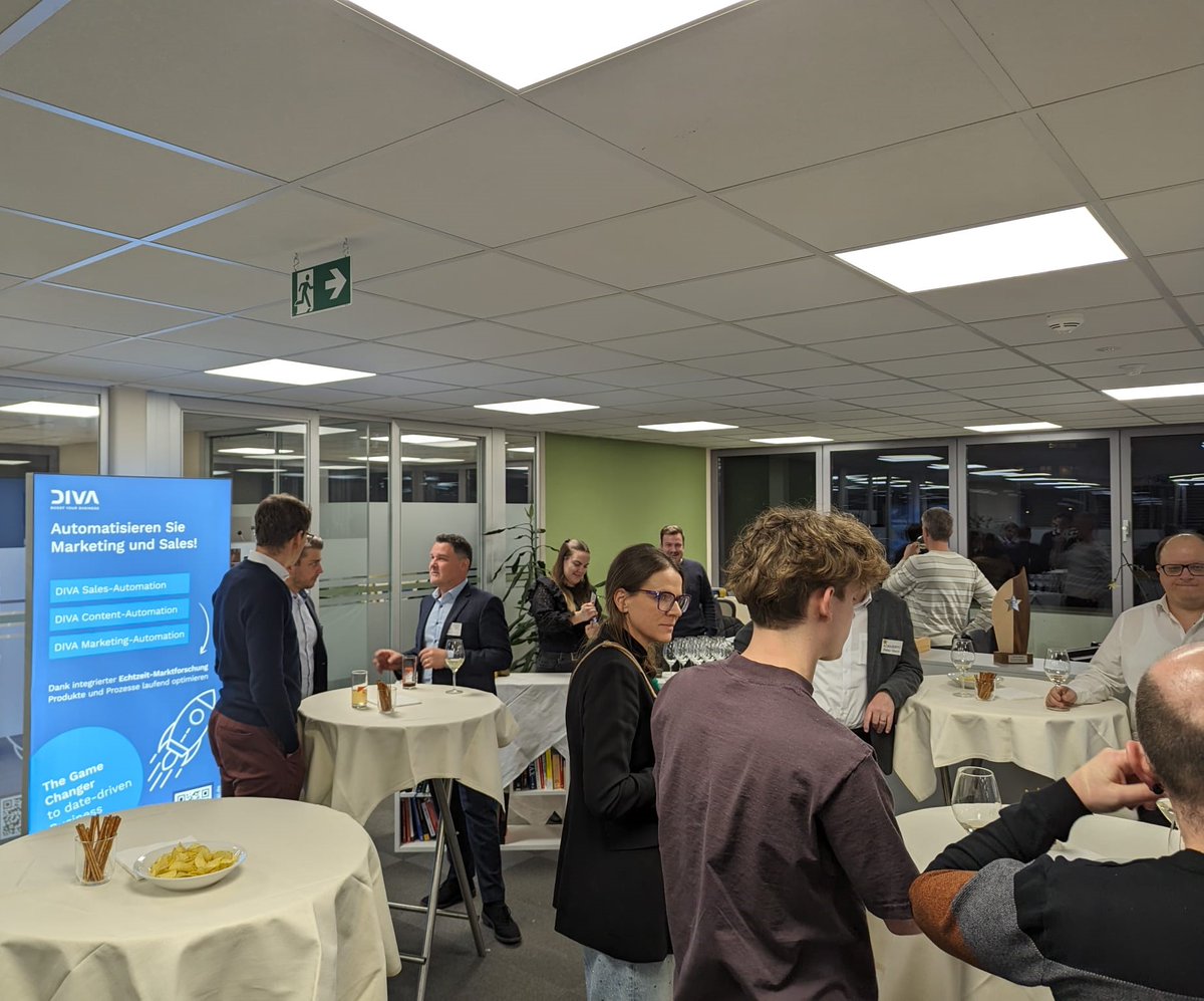 ECompaniesEU's tweet photo. Omnichannel-Vermarktung von Produkten war das Thema unseres After Works bei unserem Netzwerkpartner Crystal Design - https://t.co/XLKOfOEsZZ .
Mehr Infos hier: https://t.co/9YrxbGh3oW
#AfterWork #CrystalDesign #Omnichannel #excellentcompanies #networking #business https://t.co/vncO55Jkwq