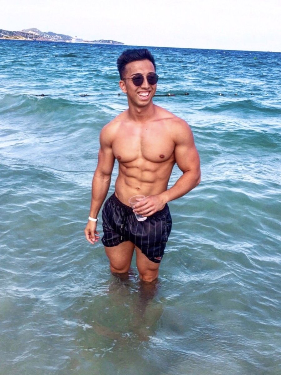 How to stay shredded while traveling the world... Here’s my entire 9 ...