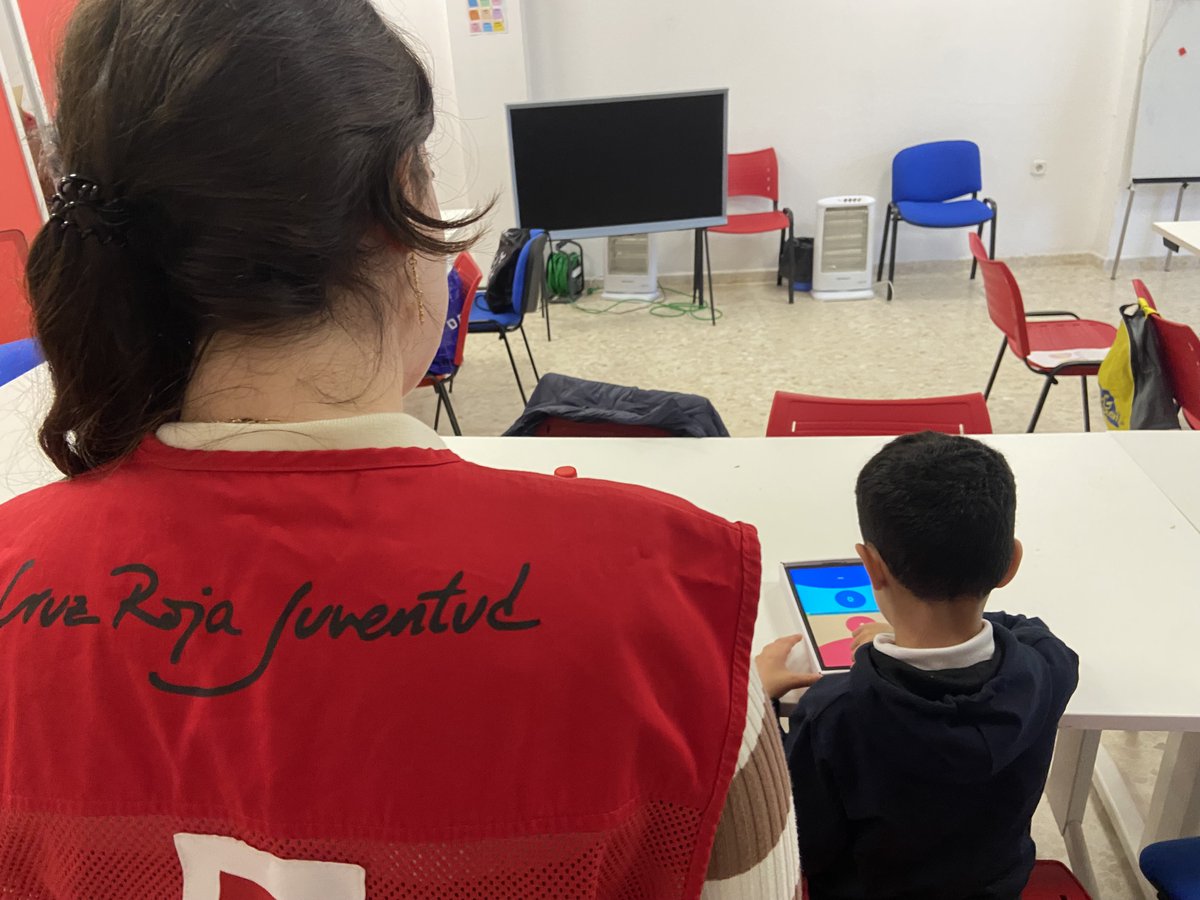 CruzRojaSevilla's tweet photo. ¡Qué gran trabajo están realizando los peques de Promo de #CRUtrera! 💪🏼
Utilizando diversas aplicaciones educativas, potencian su memoria, concentración y habilidades de cálculo, mientras adquieren competencias digitales esenciales para el futuro.
#CRJ #AprendizajeDigital https://t.co/TFlSJbfz1I