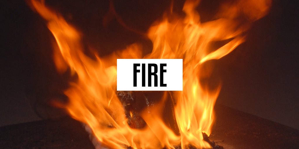 AvonFireRescue's tweet photo. ⚠️We're currently responding to a fire on Chestnut Close, #Banwell.

If you live locally, we advise you to stay indoors and keep windows and doors closed to reduce any smoke coming into your home.

Thank you for your patience while we work to extinguish the fire. https://t.co/p3MvbxFxOX