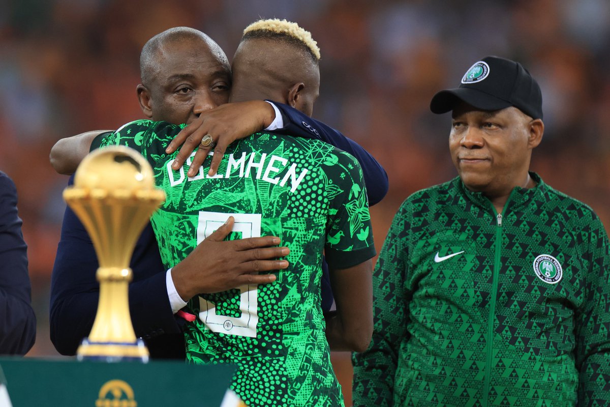 This boys did the best they could, let's drop a heart for them 💚🇳🇬

Napoli Adeboye Alex Iwobi No Light