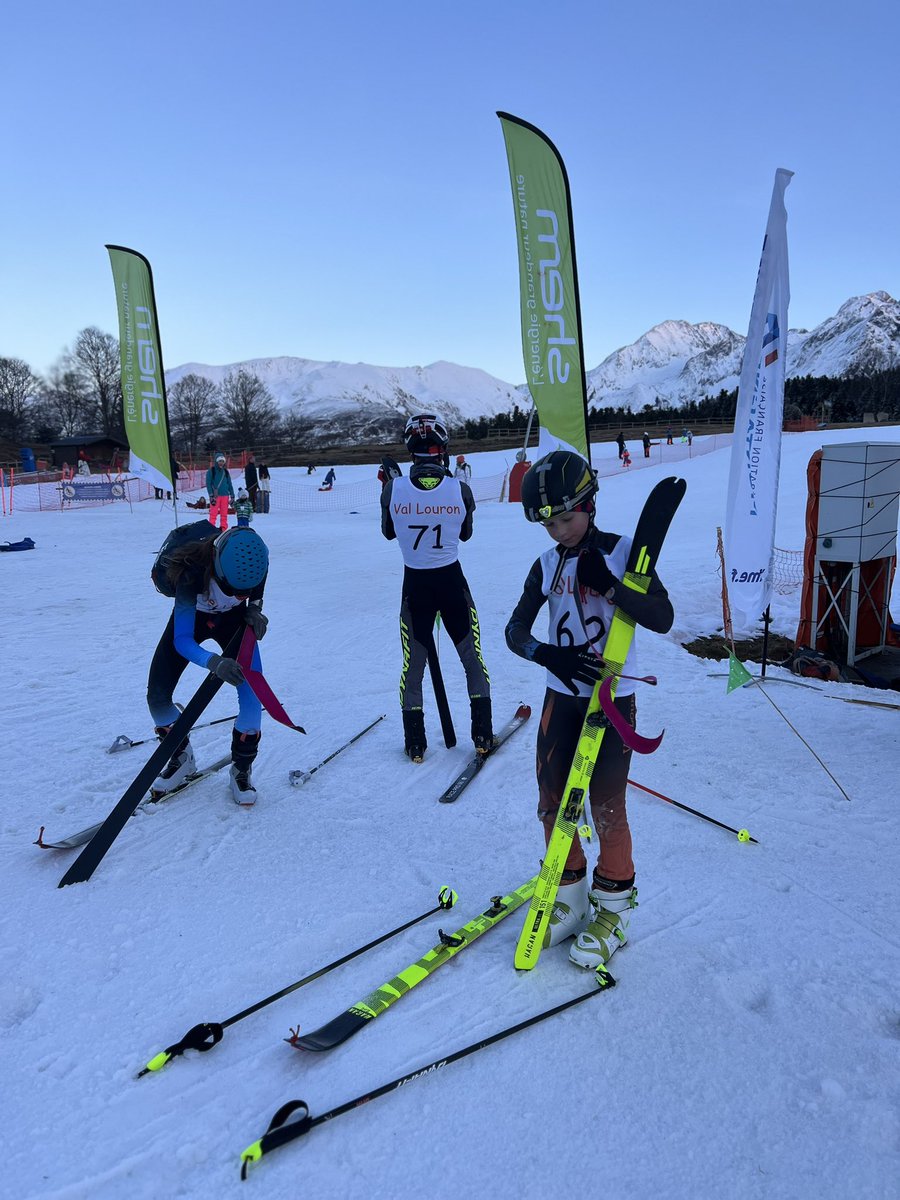 corinne_crabe's tweet photo. La vertica Louron hier à #vallouron en mode réorganisation du parcours. Tout l’esprit du club #transpyros @valleedulouron #pyrenees #aurelouron #skialpi https://t.co/JyhEErv8a3