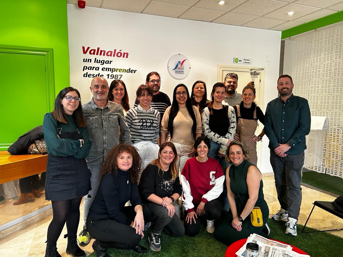 Valnalon's tweet photo. La semana pasada desarrollamos el curso previo al inicio de nuestro #bancodeensayos 📝
De aquí saldrán los #proyectos seleccionados para comenzar en nuestra aceleradora que abrirá sus puertas en la I edición de este año el próximo lunes 19 de #febrero 👏 https://t.co/bHeNVEDF7r