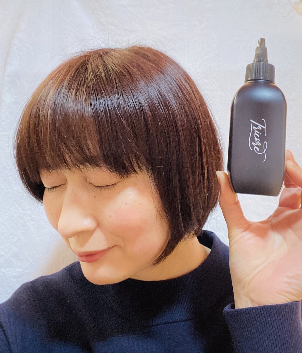 hidekoyousou's tweet image. Tricore温感ヘッドスパトリートメント

液体からクリーム状に変化する事で栄養が密着、髪1本1本の表面に膜を形成することで集中補修してくれるんです

#PR
#tricore
#トリコレ
#温感生トリートメント
#トリコレでちゅるん髪
#韓国コスメ